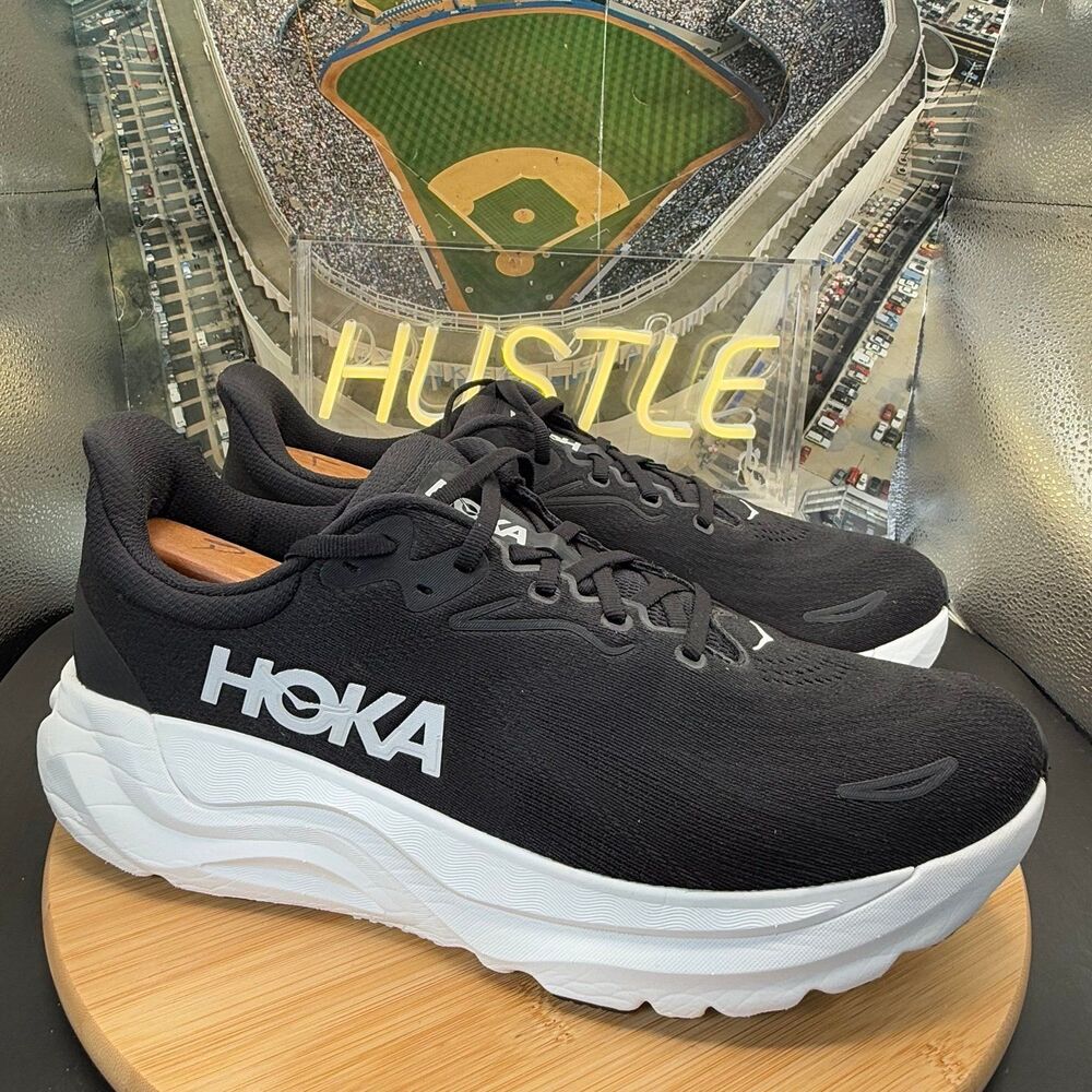 Hoka One One Arahi 8 Men’s Size 11.5D Black/White Athletic Running Shoes